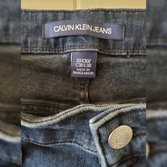 🆕️Calvin Klein Jean's *Brand New with Tags* - Picture 6 of 7
